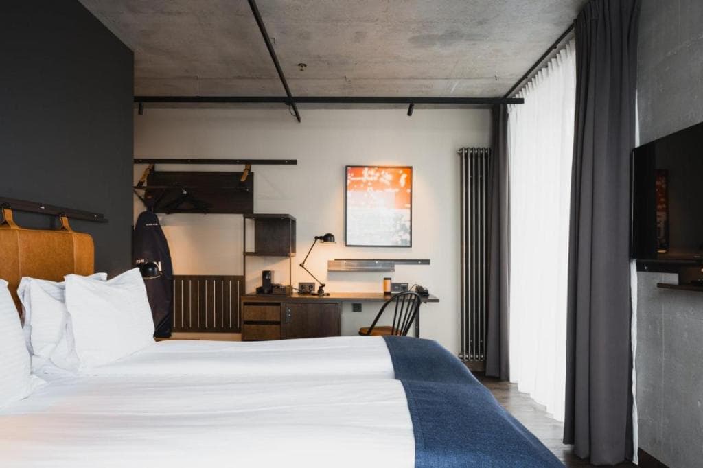 Exeter Hotel
