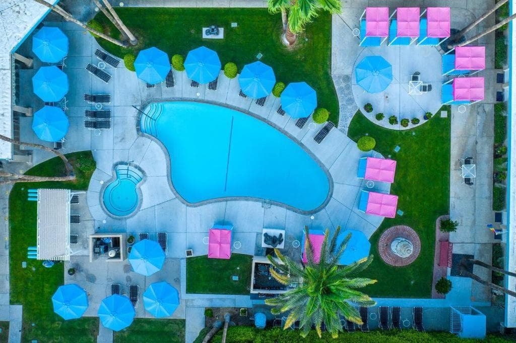 INNdulge Iconic Gay Men's Resort
