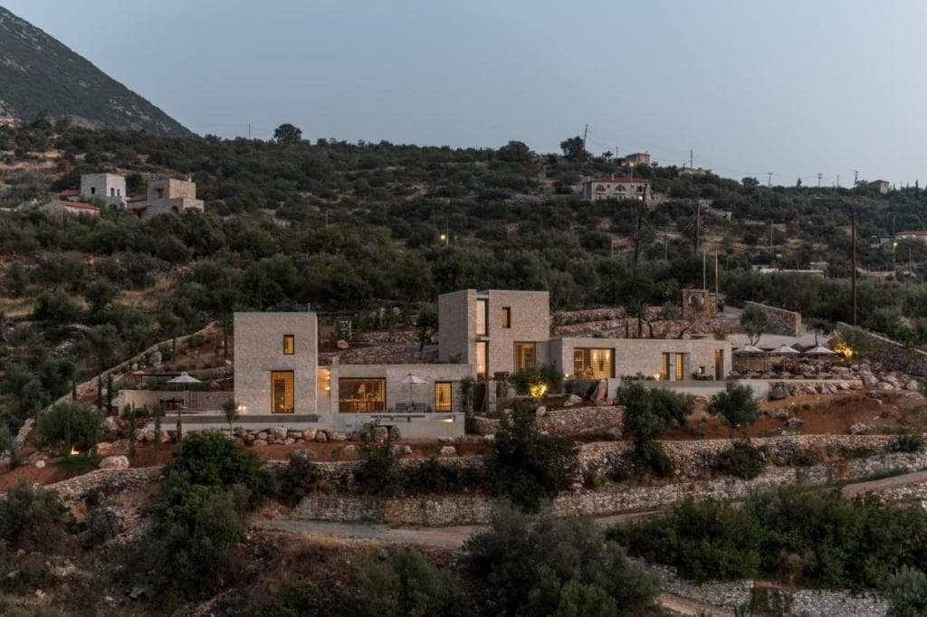 Monolithoi Villas