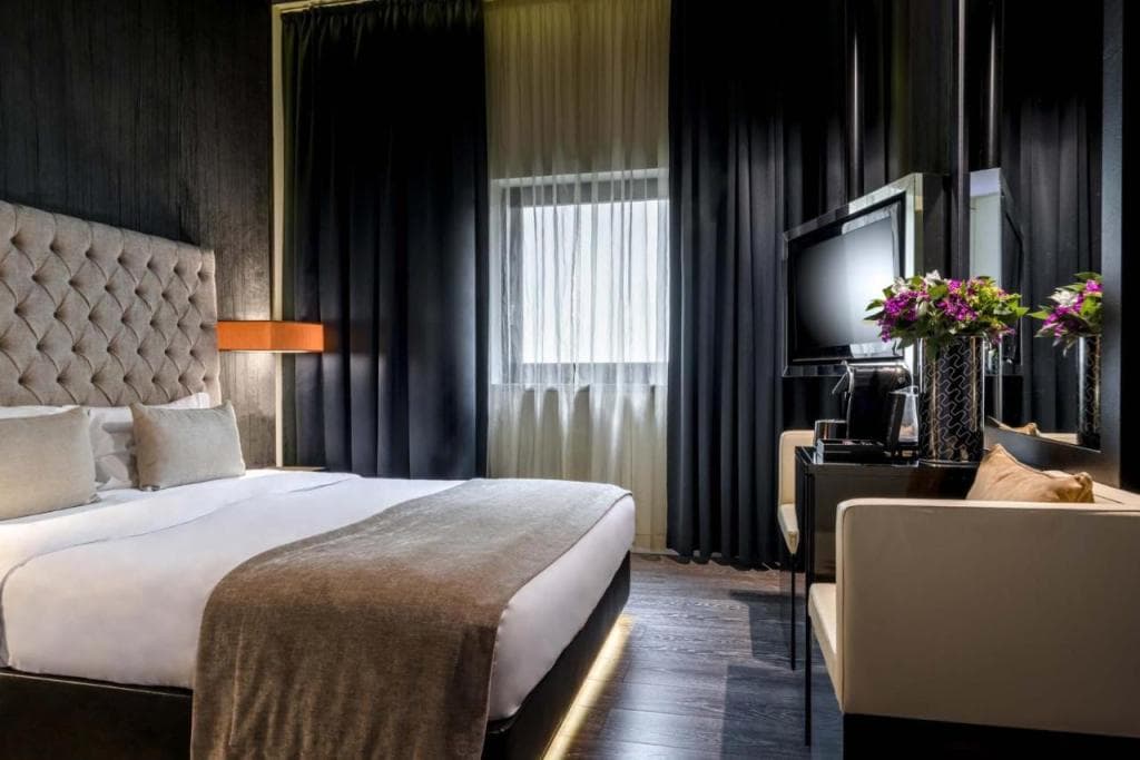 9Hotel Mercy