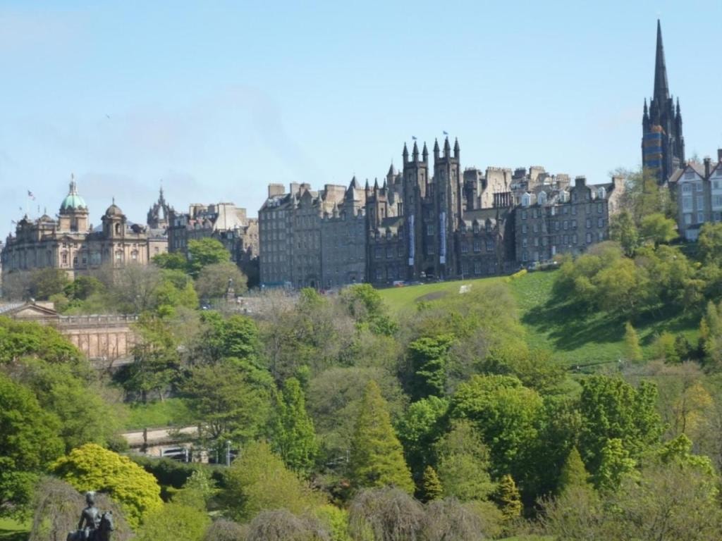 100 Princes Street