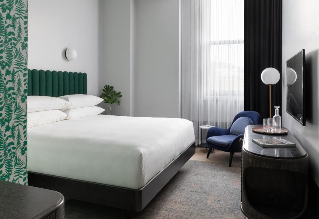 Woodlark Hotel
