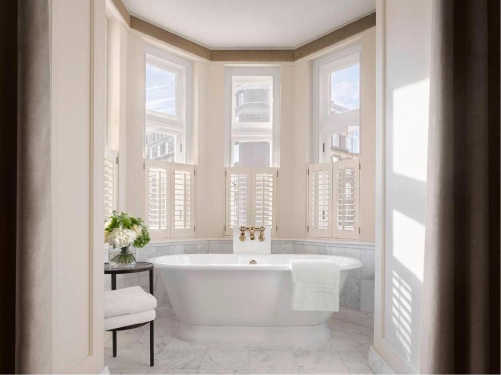 Kimpton Fitzroy London by IHG