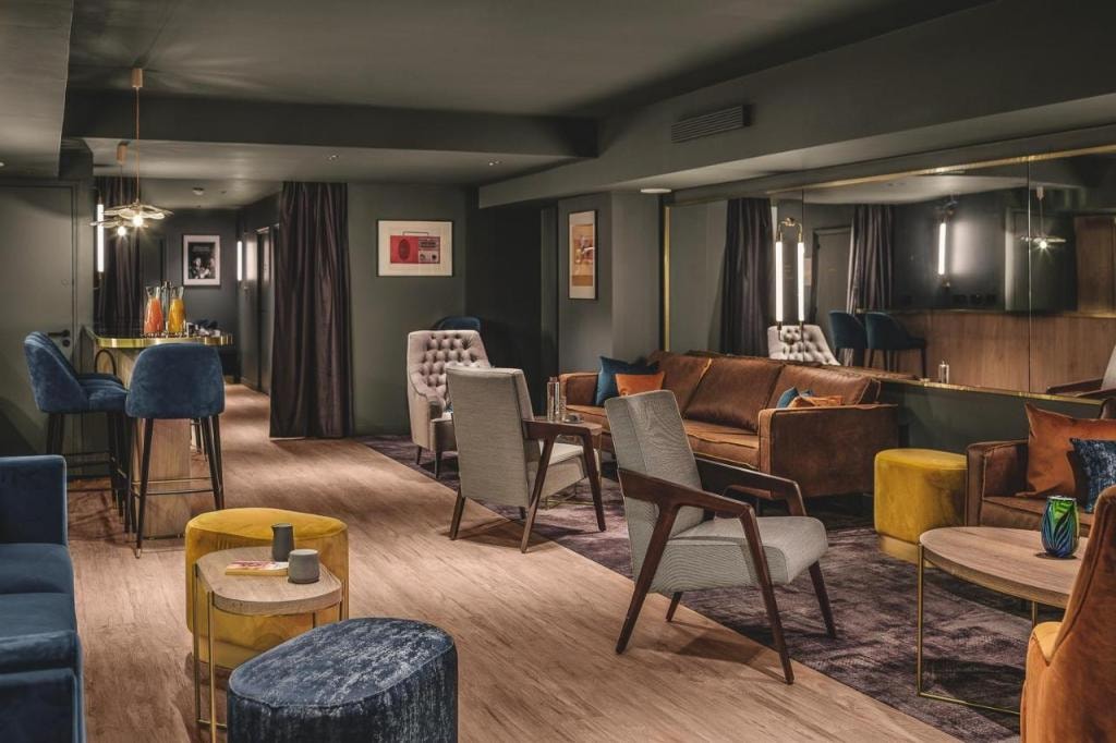 PLEY Hotel