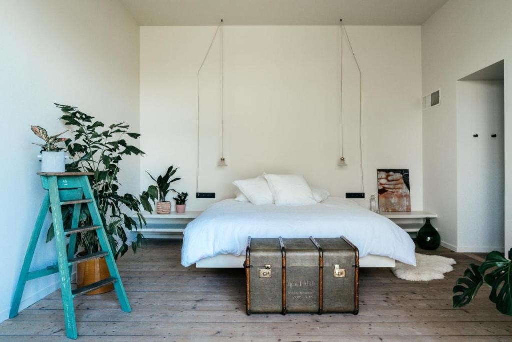 Chambre d'Amis by Alix