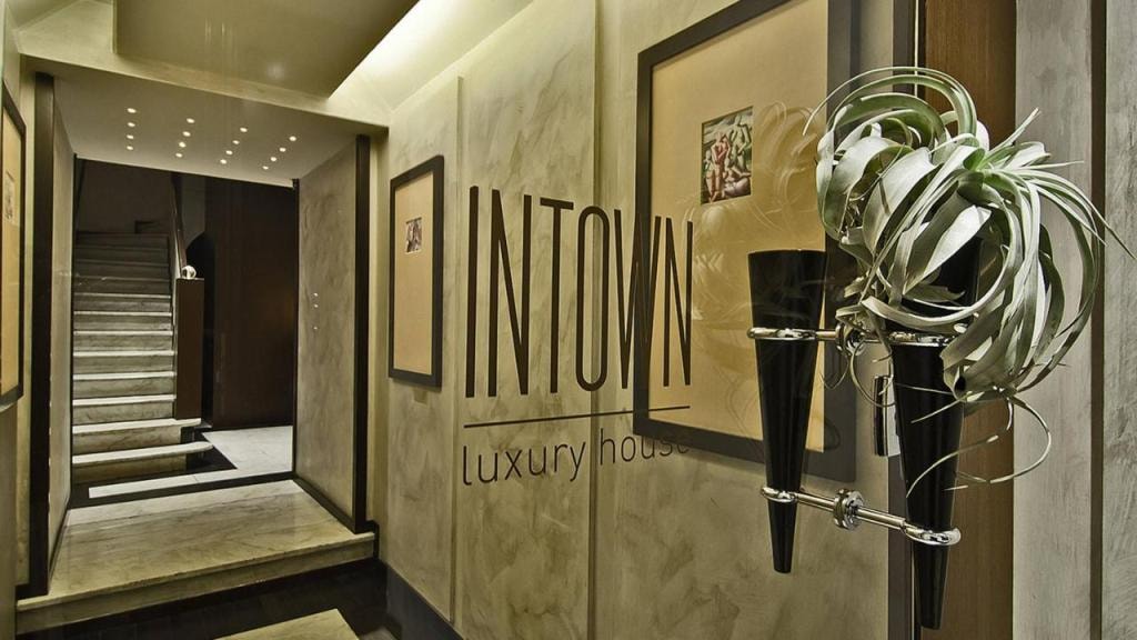 Intown Luxury House