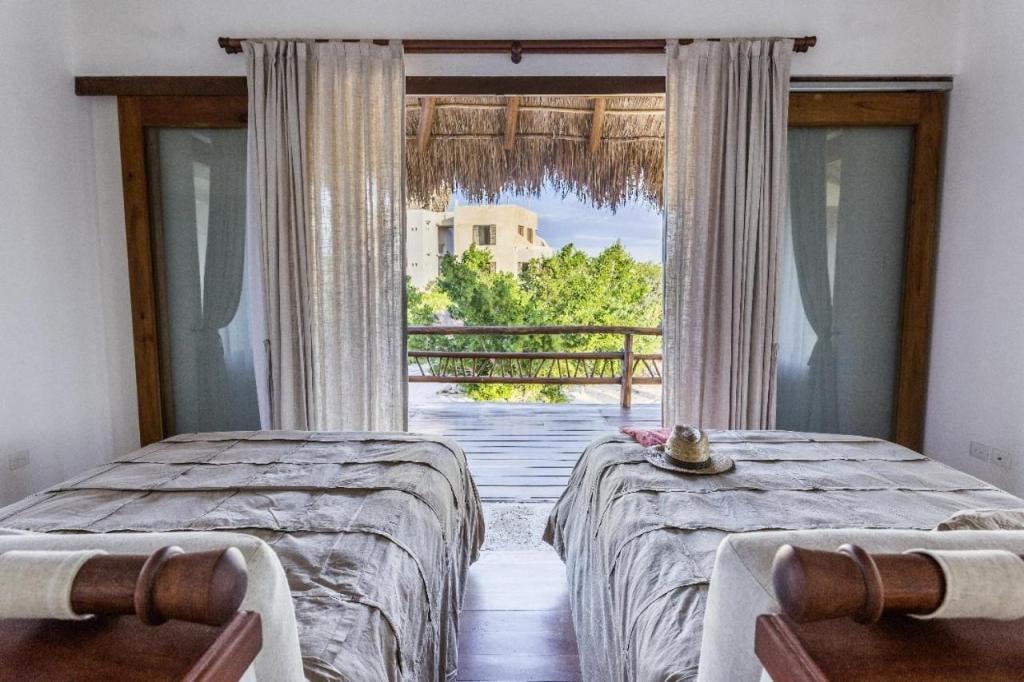 DK Luxury Ocean Front Villa - Adults Only