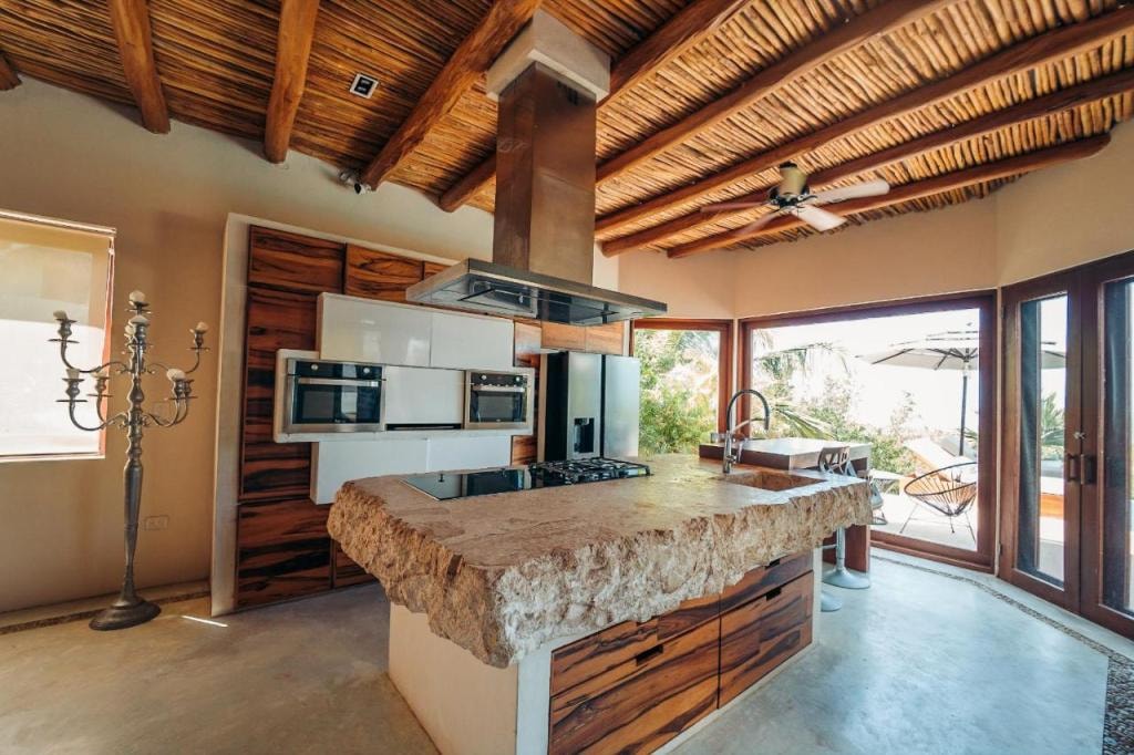 Casa Punta Coco & Beach Club
