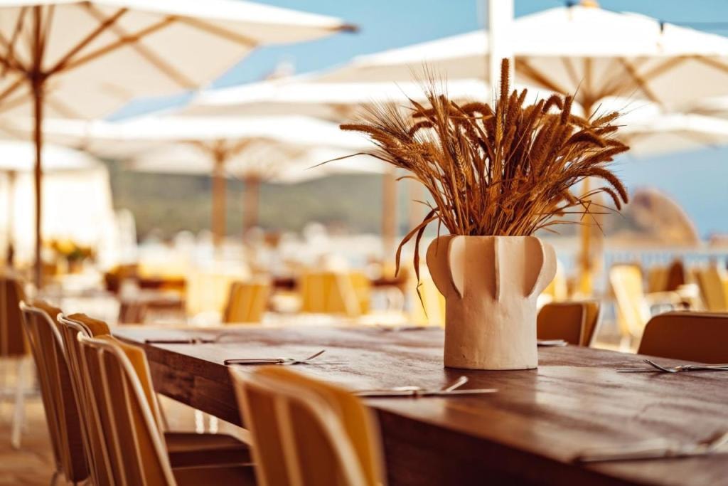 Les Roches Rouges, a Beaumier hotel