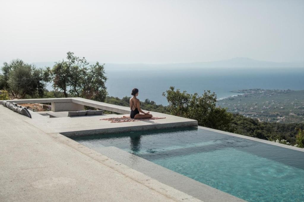 Monolithoi Villas