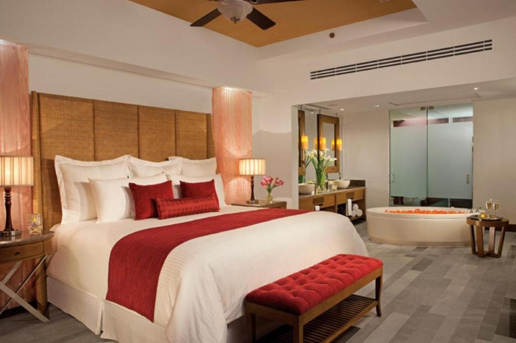 Secrets Vallarta Bay Resort &amp; SPA - Adults Only, Puerto Vallarta, Hotel Zone