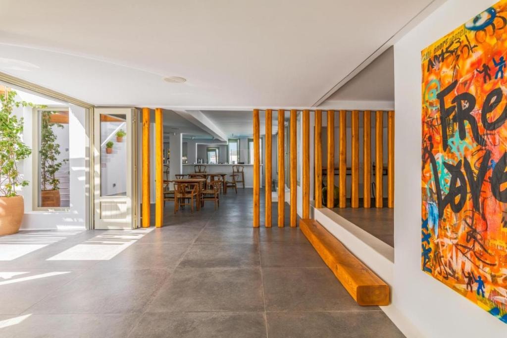 Rochari Hotel