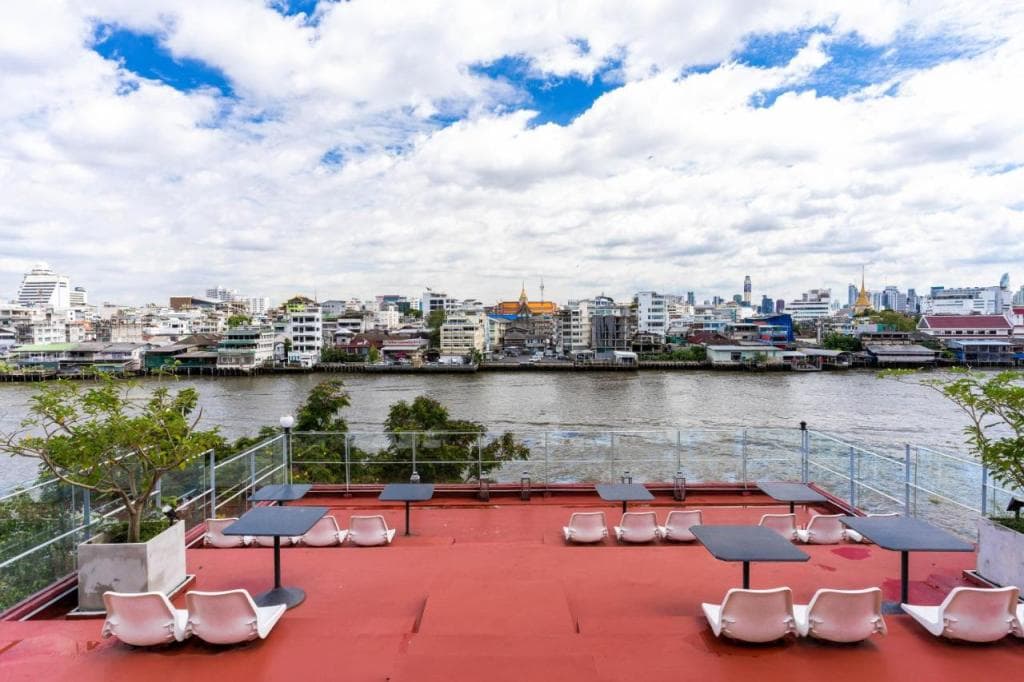 Amdaeng Bangkok Riverside Hotel