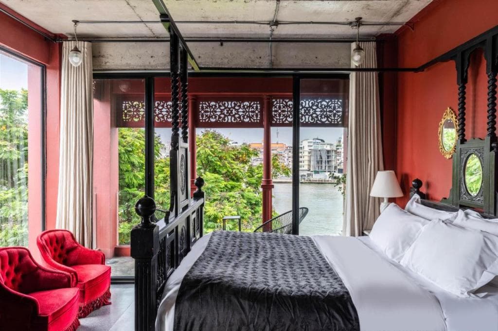 Amdaeng Bangkok Riverside Hotel