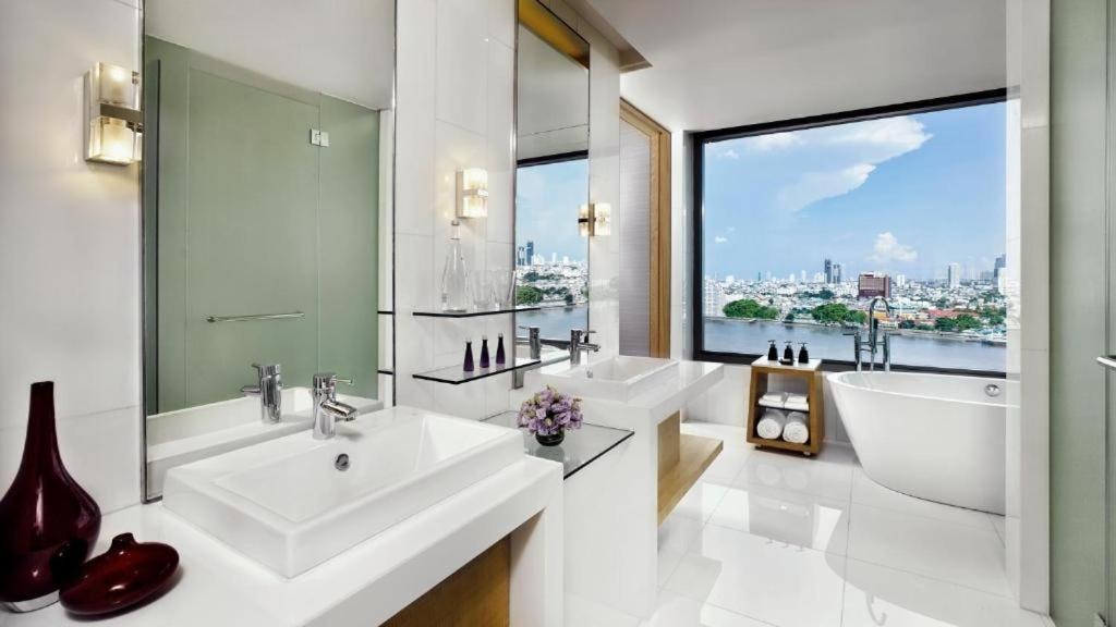 Avani Plus Riverside Bangkok Hotel