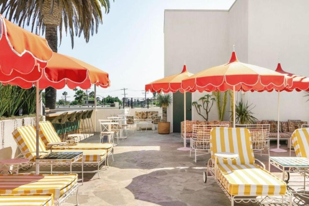 Silver Lake Pool & Inn