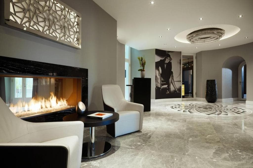 Roomers Berlin Steinplatz, Autograph Collection