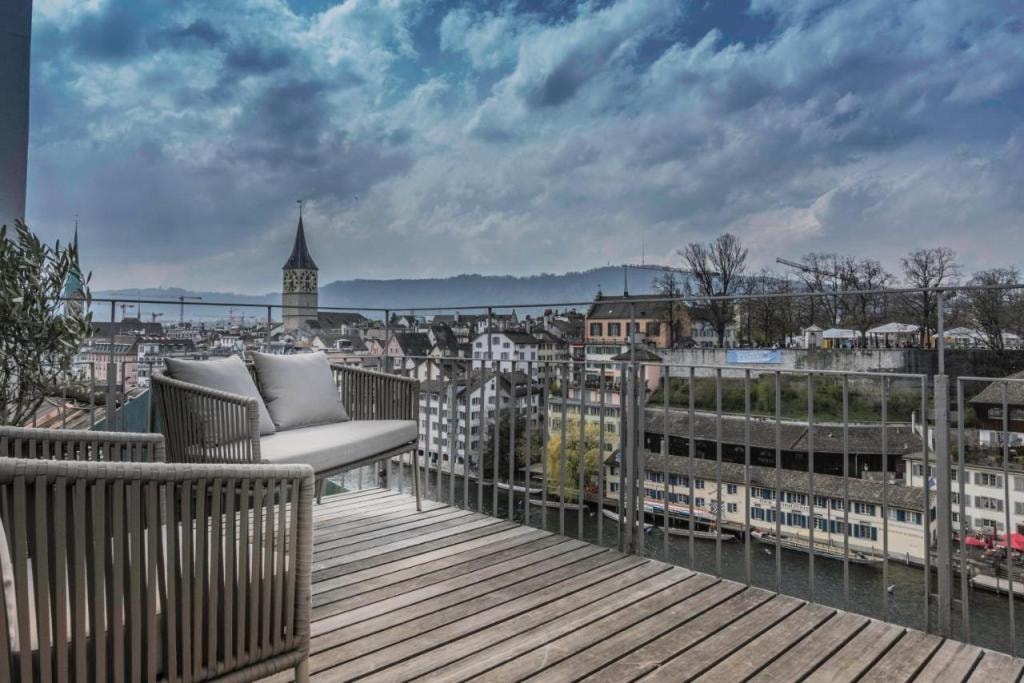 Le Bijou LQ80 Jacuzzi Penthouse