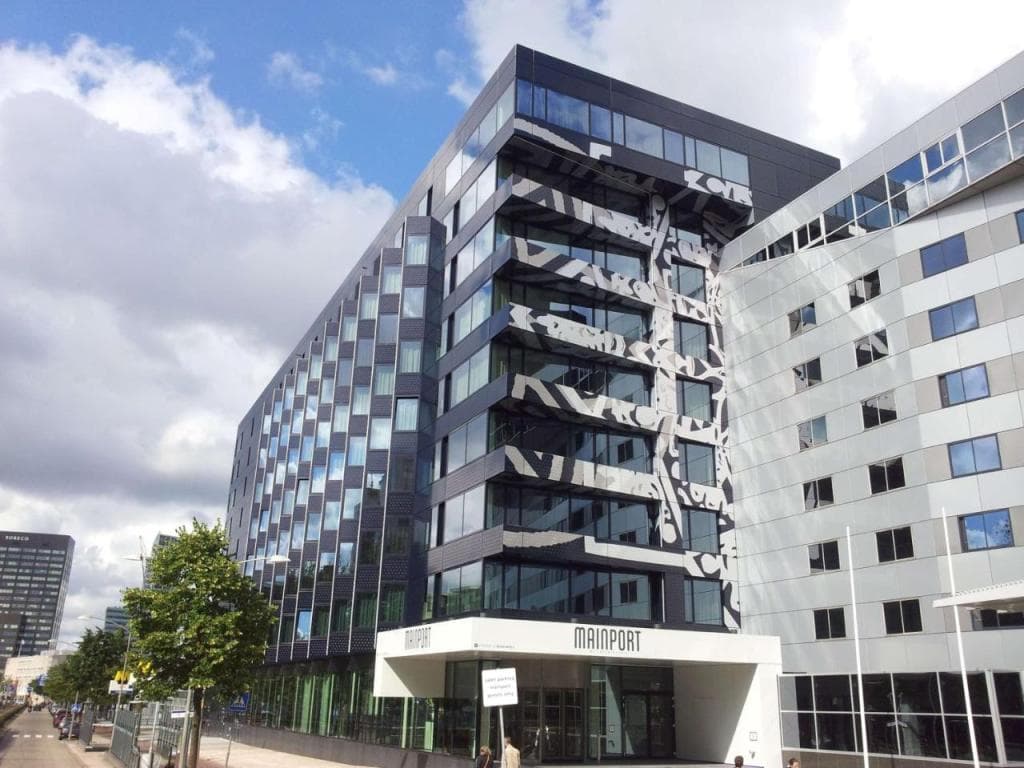 Mainport Hotel Rotterdam, Curio Collection by Hilton
