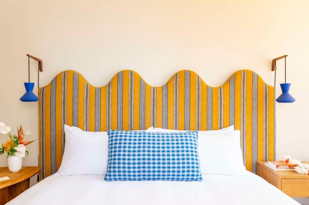 Wayfinder Waikiki - Voted Top 10 Best Hotels in Hawaii!