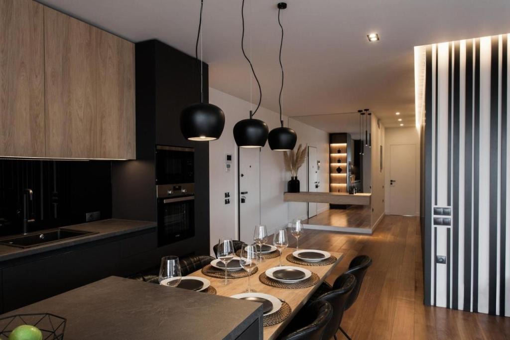 2 Level Beachfront Luxury Apt by the Olon