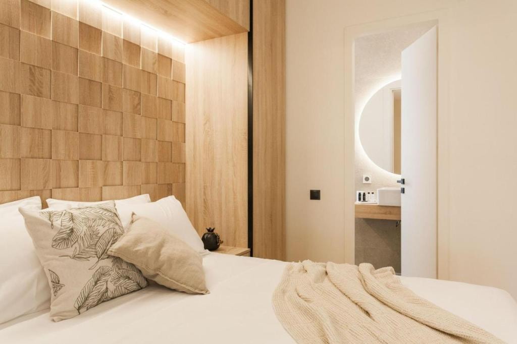 2 Level Beachfront Luxury Apt by the Olon