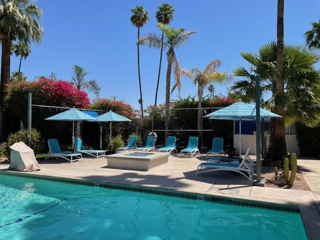Desert Paradise - A Men's Clothing Optional Resort