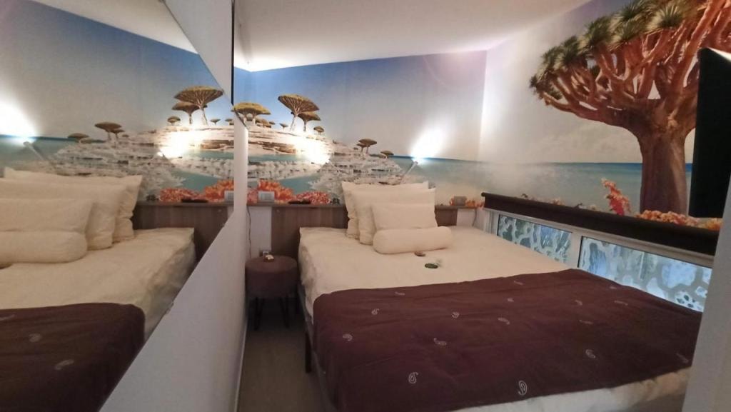 Birdcage Gay Men Resort and Lifestyle Hotel
